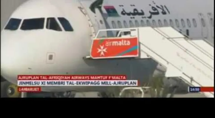 Los secuestradores del avión libio se entregan a la policía en Malta (VIDEO) 