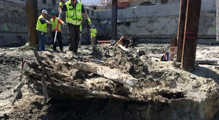 Encuentran los restos de un naufragio del siglo XIX en una obra en Boston