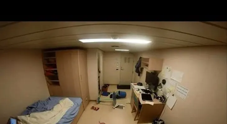 Una aparente fuerza invisible se apodera de esta habitación