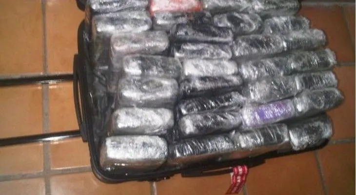 Decomisan 30 kilos de droga en aeropuerto de Punta Cana