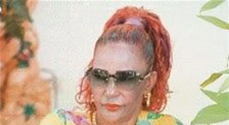 Fefita la Grande y "el cura preso". De qué se ríen, coñazo!.