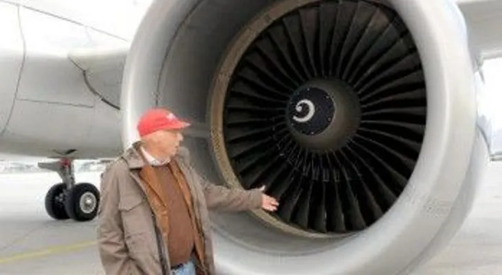 Se quema turbina de avión de Avianca en pleno vuelo por choque de aves 