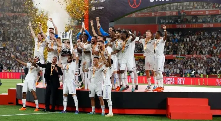 Vinícius brilló con una gran actuación llevando al Real Madrid a la victoria por 4-0 sobre Osasuna
