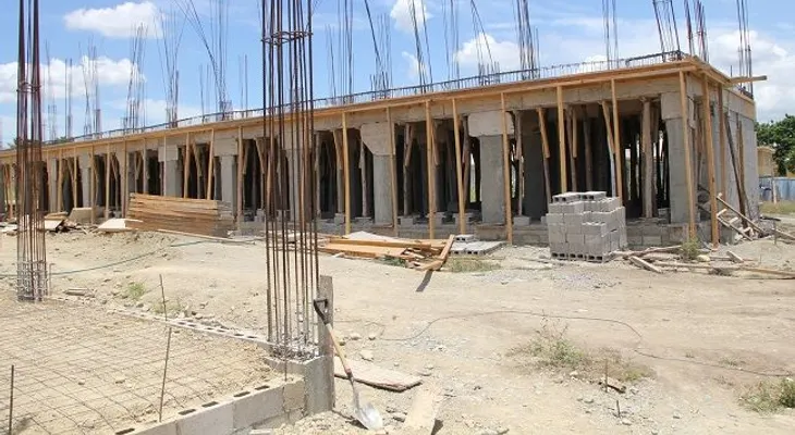 Educación revela hay retraso en construcción de nuevas escuelas