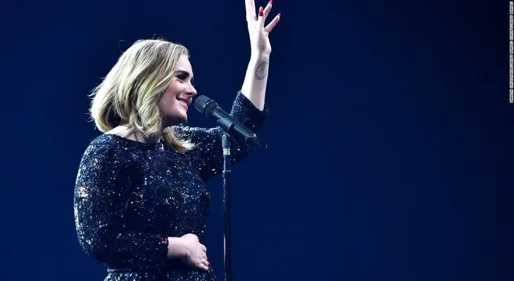 Adele cancela los últimos conciertos de la que sería su gira final