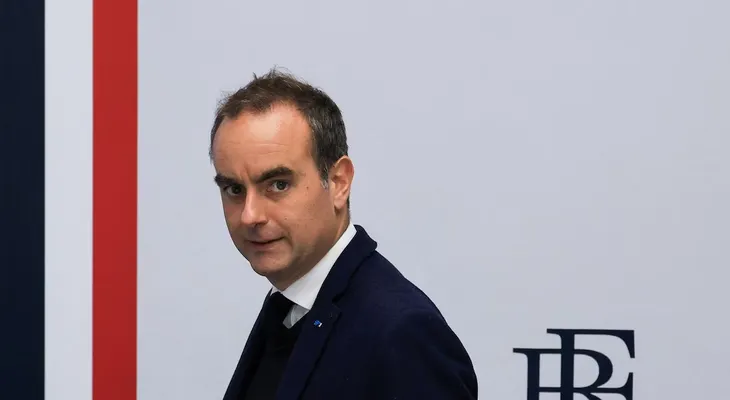 Lecornu anuncia operativo policial "masivo" y se reúne con sindicatos tras los disturbios en Francia