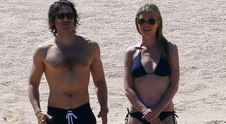 Acompañada de su sexy novio, Gwyneth Paltrow mostró su increíble cuerpo en las playas de México