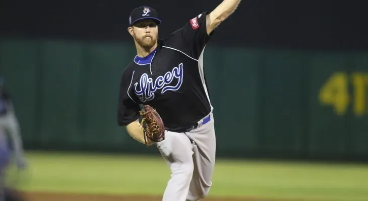 Licey vence bajo lluvias a los Leones del Escogido