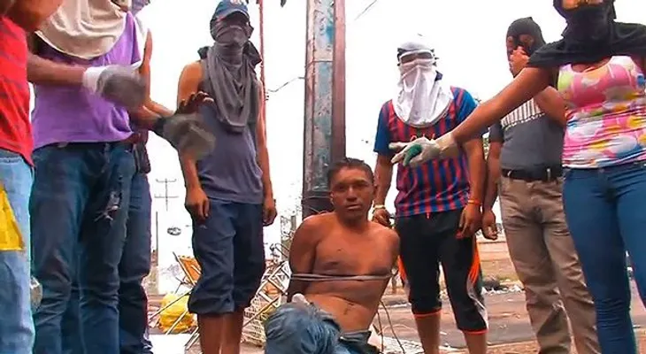 Video: Nueva prueba de violencia por parte de la oposición venezolana indigna en la Red