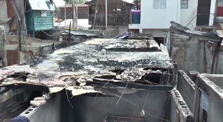 Damnificados por incendio en La Yaguita esperan ayuda