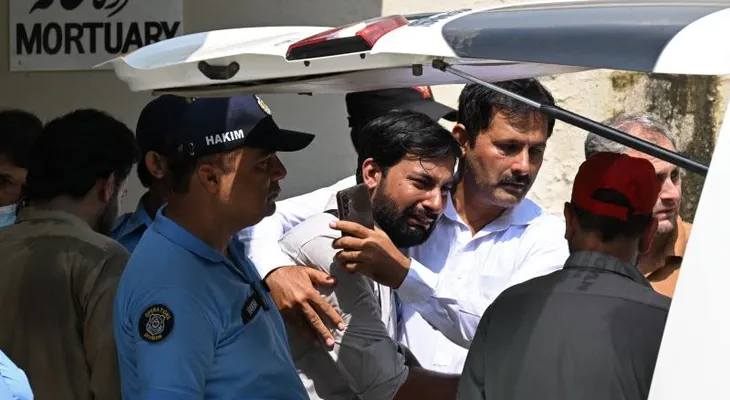 Pakistán suspende a ocho funcionarios tras incendio en hospital que mató a 14 recién nacidos