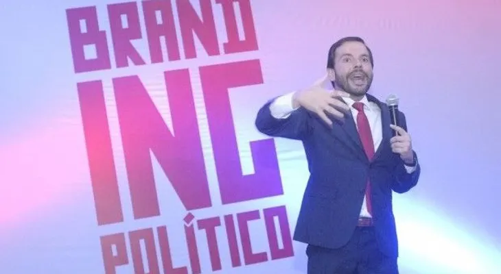 Expertos en comunicación política trazan ideas para éxito de campañas electorales