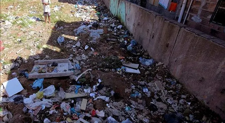 Multan a 110 personas por arrojar basura en las calles de Río de Janeiro