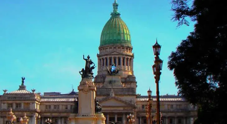Uruguay dio el "sí" al matrimonio gay y marcó un hito al legalizar marihuana