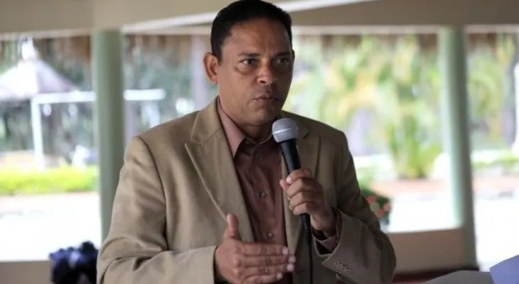 Aspirante a alcalde SFM denuncia poder político arremeta en su contra