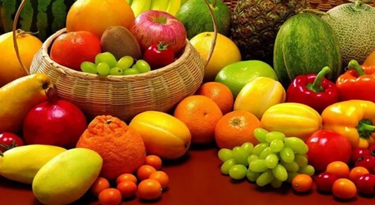 ¿Beber un jugo de frutas es igual que comer una fruta ?