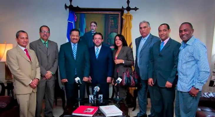 Guillermo Moreno visita la JCE para reconocimiento de Alianza País