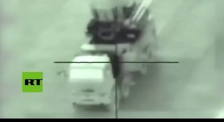 El momento cuando misil israelí destruye un sistema antiaéreo sirio Pantsir-C1