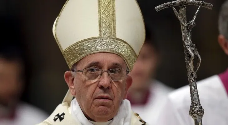 Los ricos y poderosos serán juzgados por Dios, advierte el papa Francisco