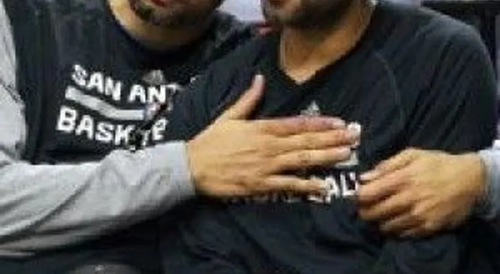 Tim Duncan es premiado como el mejor compañero