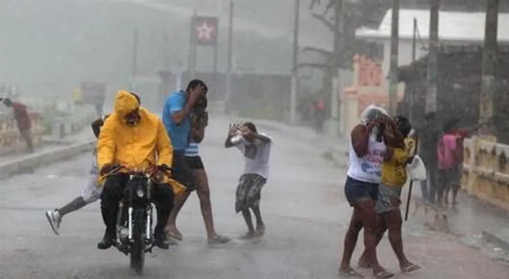 Onda tropical sale este domingo, pero se queda la vaguada con aguaceros y tormentas eléctricas