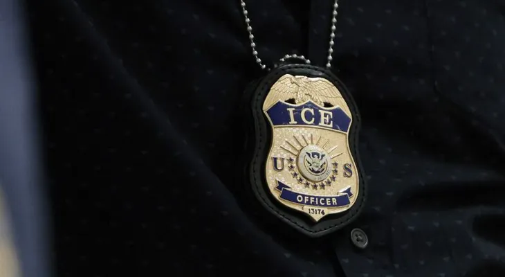 ICE detiene por error a un ciudadano estadounidense en Evanston y lo deja lesionado, según la policía