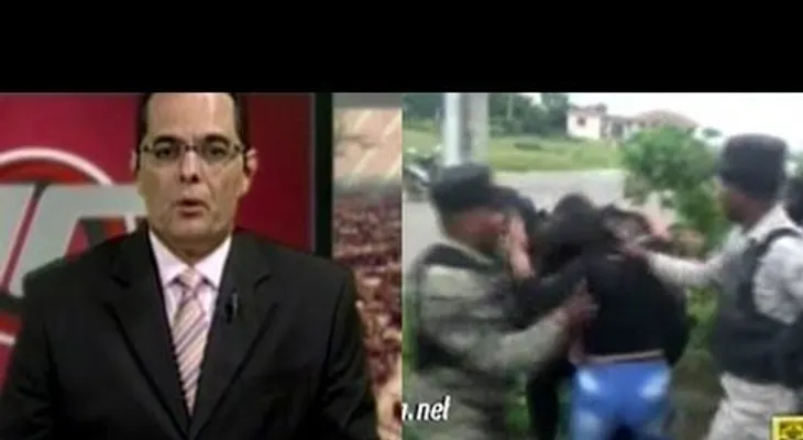  Policías maltratan mujeres en desalojo de Santiago