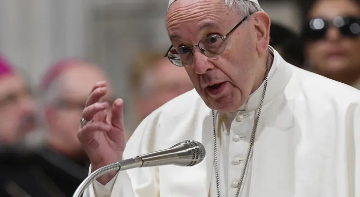 Vaticano pediría incluir a mujeres y hombres casados en roles sacerdotales