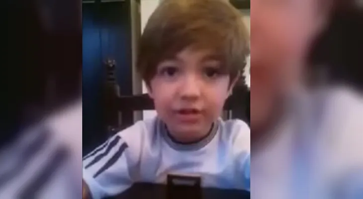 El tierno mensaje de un niño que le pide a Messi que no se vaya (VIDEO)