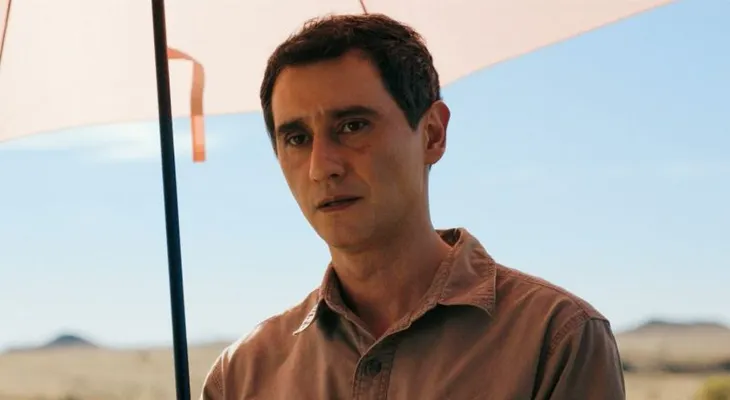 Carlos Manuel Vesga, el actor colombiano nominado al Emmy 2026 por 'Pluribus'