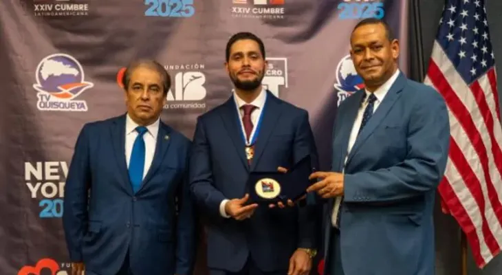 Alexander Rodríguez "El Hijo del Pueblo" es galardonado como Alcalde del Año en la Cumbre Latinoamericana de Nueva York