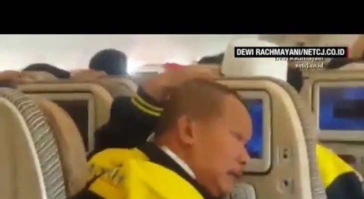 Graban cómo se vivieron fuertes turbulencias que dejaron 32 heridos en un vuelo (VIDEO)