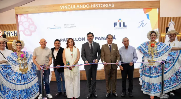 Roberto Ángel Salcedo inaugura los pabellones de la FILSD 2026