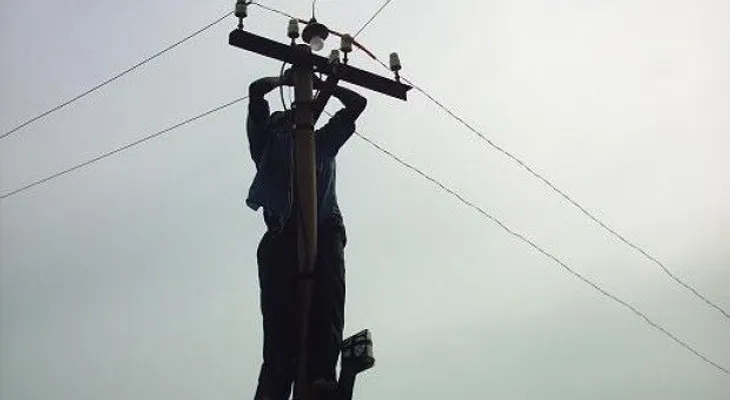 Hombre se electrocuta en comunidad de Tamboril   