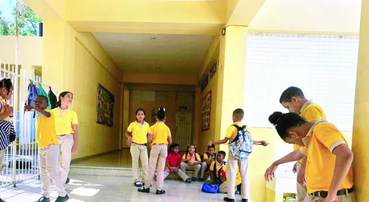 ADP: unos 5,000 estudiantes sin clases en Santiago Oeste por problemas en varios centros