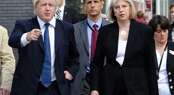 May diseña un Gobierno para el brexit con Boris Johnson en Exteriores