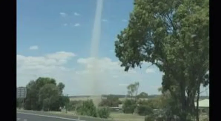 Una australiana filma un extraño remolino que se hace viral (VIDEO)