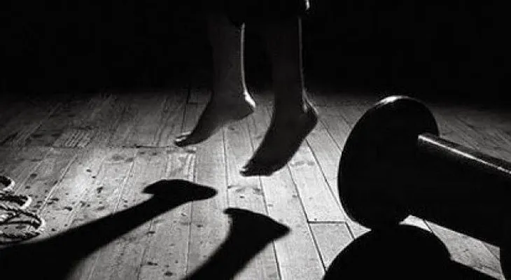 Joven de 17 años se ahorca porque su pareja lo dejó 