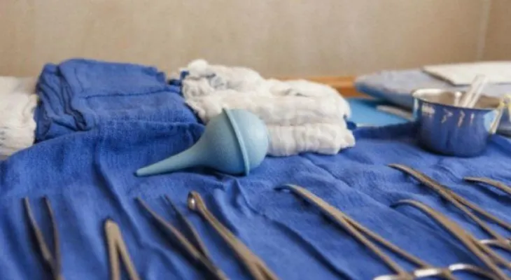 Jóvenes optan por las esterilizaciones mientras crisis deteriora crianza de niños