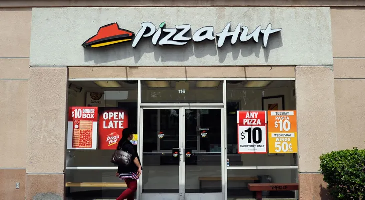 Pizza Hut quitará dos ingredientes químicos de su comida