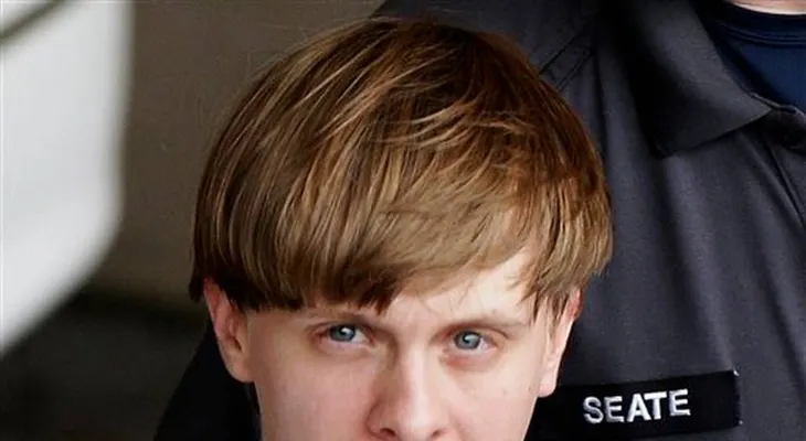 Acusado matar nueve personas en Charleston quería emprender una guerra racial  