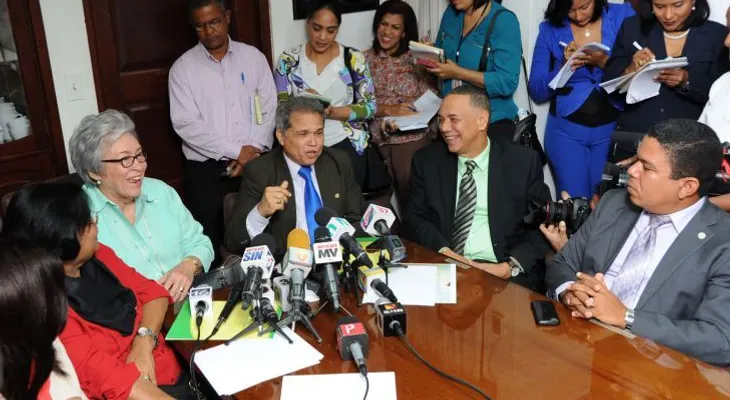 Gobierno-CMD avanzan en negociaciones, pero no han logrado acuerdo 