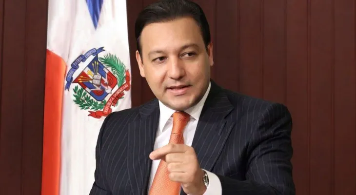 Junta Electoral de Santiago ordena retiro inmediato de campaña sucia contra Abel Martínez