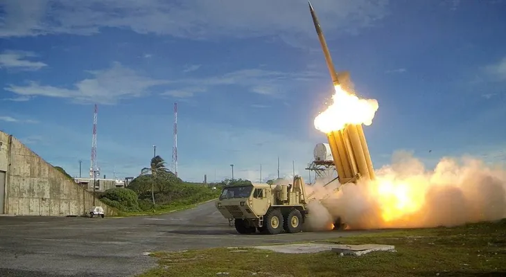 Cómo funciona el sistema THAAD, el escudo antimisiles de EEUU que alarma a China y Rusia