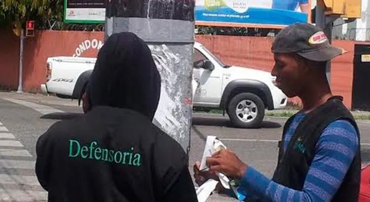 Alcaldía del DN retira más de 3 mil afiches políticos