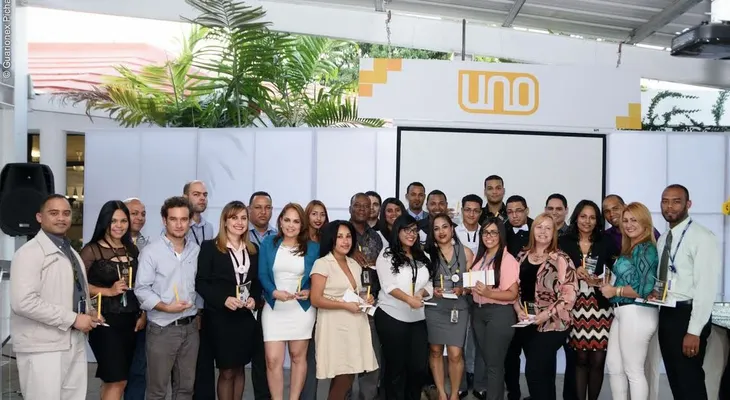  Call Center UNO galardona y reconoce a sus "Empleados del Año 2014"