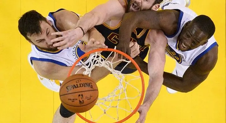 La banca de Golden State fue mucho para los Cavs