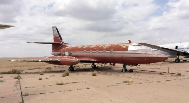 Ponen a la venta el avión privado y abandonado de Elvis Presley