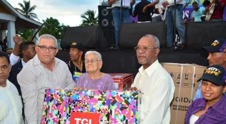 CEA anuncia donación terrenos para obras comunitarias en San Pedro