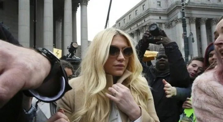 Taylor Swift le dona US$250 mil a la tambien cantante Kesha